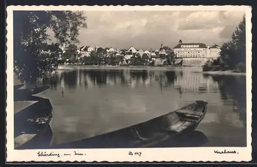 AK Schärding a. Inn, Panorama mit Kurhaus vom Wasser aus, Kahn