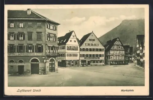 AK Bad Urach, Fachwerkhäuser am Marktplatz, Gasthaus Zur Krone, Geschäfte