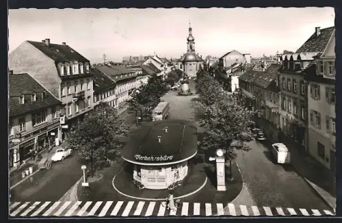AK Rastatt i. B., Kaiserstrasse mit Verkehrsbüro