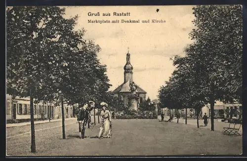 AK Rastatt, Marktplatz mit Denkmal und Kirche