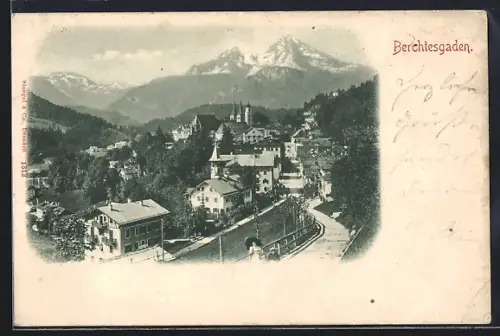 AK Berchtesgaden, Ortsansicht mit Kirche und Alpenpanorama