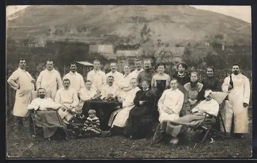 Foto-AK Hammelburg /Bayern, Gruppenaufnahme zur Erinnerung an die Lazarett Zeit