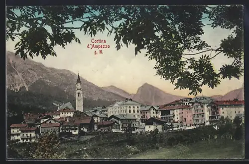 AK Cortina d`Ampezzo, Ortsansicht mit Kirche gegen die Berge