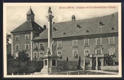 AK Brixen, Hofplatz mit Fürstbischöflichem Schloss