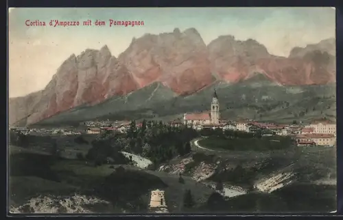 AK Cortina d`Ampezzo, Panorama mit Kirche und dem Pomagagnon