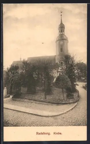 AK Radeburg, Strassenpartie bei der Kirche