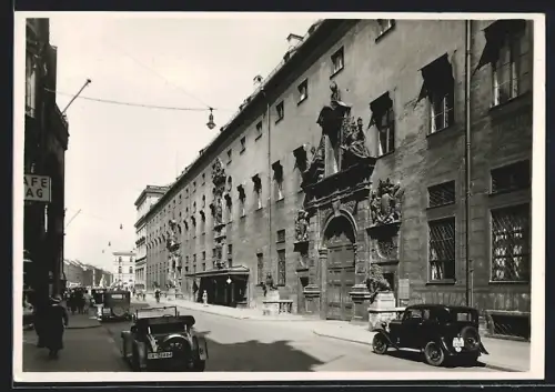 AK München, Strassenpartie bei der Residenz