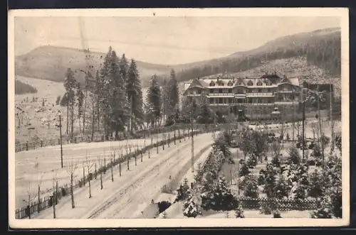 AK Schierke /Harz, Heim Brocken-Scheideck, Haupthaus mit Strassenpartie im Winter
