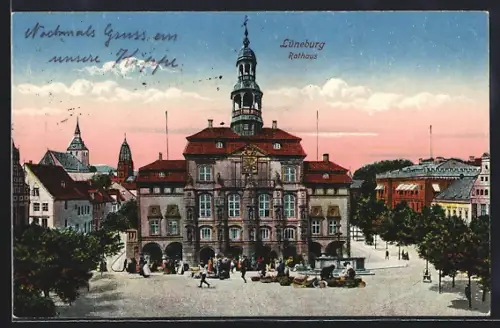 AK Lüneburg, Rathaus mit Marktbetrieb aus der Vogelschau