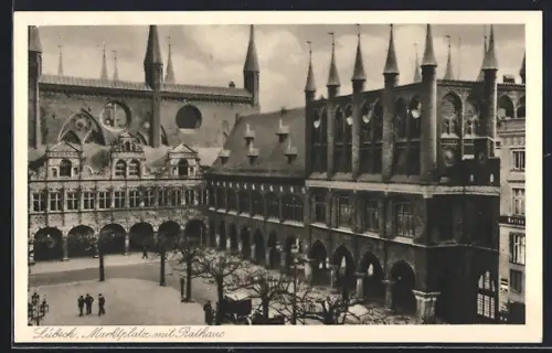 AK Lübeck, Marktplatz mit Rathaus