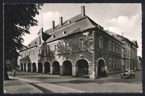 AK Soest in Westfalen, Rathaus mit Strassenpartie