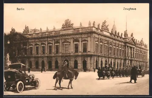 AK Berlin, Parade am Zeughaus mit Reiter und Automobil