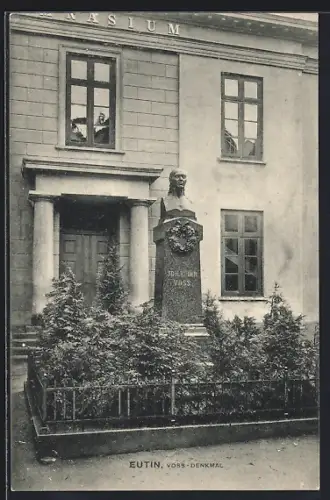 AK Eutin, Voss-Denkmal vor dem Gymnasium