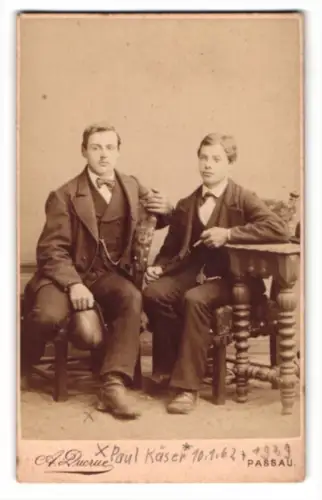 Fotografie August Ducrue, Passau, kl. Exerci-Platz, Paul Käser mit seinem Bruder