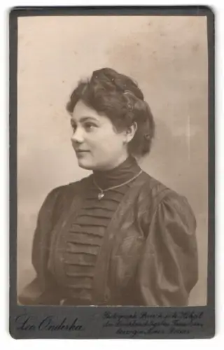 Fotografie Leo. Onderka, Gmünd /N. Ö., Julie Bock im Jahr 1907