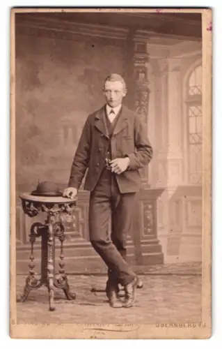 Fotografie Theodor List, Schärding am Inn, Schlossgasse 5, Herr Perzl im Anzug