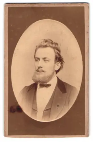 Fotografie Johann Büchler, Steyer, Adolf Huber mit Bart