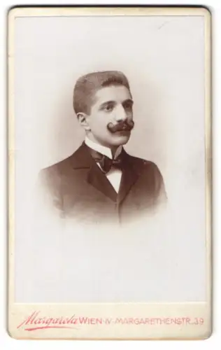 Fotografie Margareta, Wien, Margarethenstrasse 39, S. Chalaupka mit Schnurrbart
