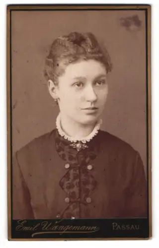 Fotografie Emil Wangemann, Passau, Heilige Geiststrasse 379, Porträt einer jungen Frau