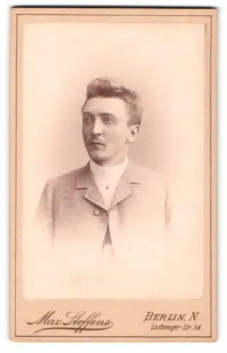 Fotografie Max Steffens, Berlin, Lothringer-Str. 54, Porträt eines jungen Mannes