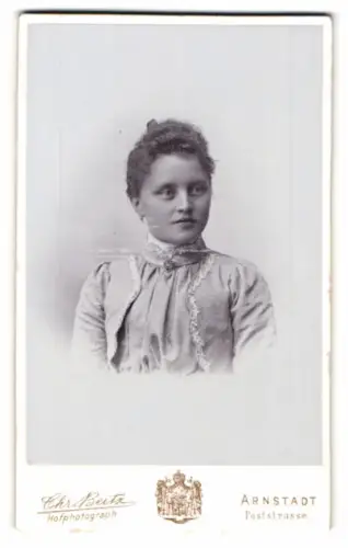 Fotografie Chr. Beitz, Arnstadt, Poststrasse, Porträt einer Frau