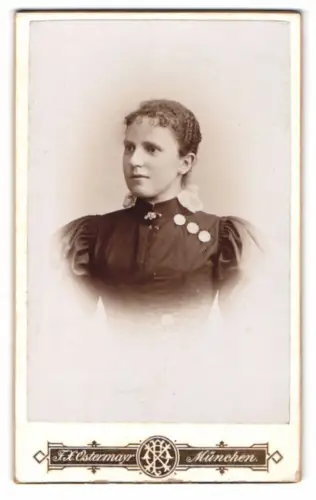 Fotografie F.X. Ostermayr, München, Karlsplatz 6, Porträt einer Dame