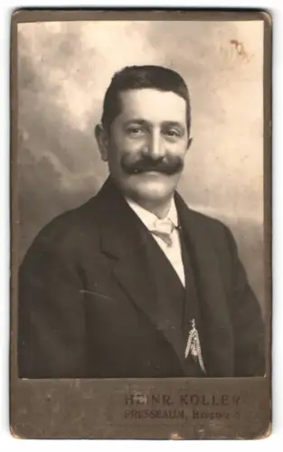 Fotografie Heinrich Koller, Pressbaum, Hauptstr. 7, Porträt eines Mannes mit Schnurrbart