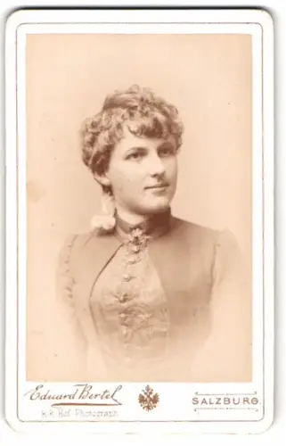 Fotografie Eduard Bertel, Salzburg, Porträt einer Frau