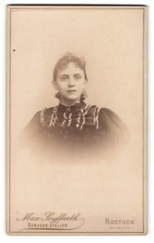 Fotografie Max Seyffarth, Rostock, Hopfen Markt 28, Porträt einer Dame