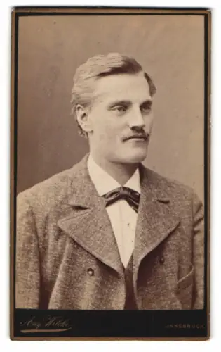 Fotografie August Wilcke, Innsbruck, Rudolfstrasse 3, Porträt eines Mannes mit Schnurrbart