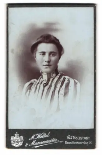 Fotografie M. Weitzl & Manzenreiter, Wiener Neustadt, Baumkirchnerring 16, Porträt einer jungen Frau