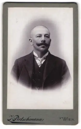 Fotografie J. Pietschmann, Wien, Ottakringerstrasse 104, Porträt eines Mannes mit Bart