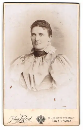 Fotografie Aug. Red, Linz, Landstrasse, Porträt einer Dame