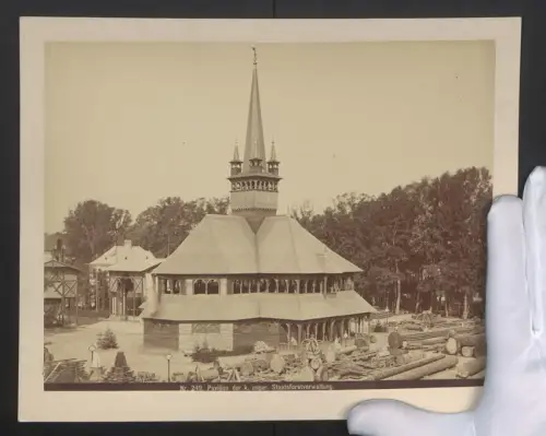 Fotografie Photogaphen Associati, Wien, Ansicht Wien, Weltausstellung 1873, Pavillon der k. ungar. Staatsforstverwaltung