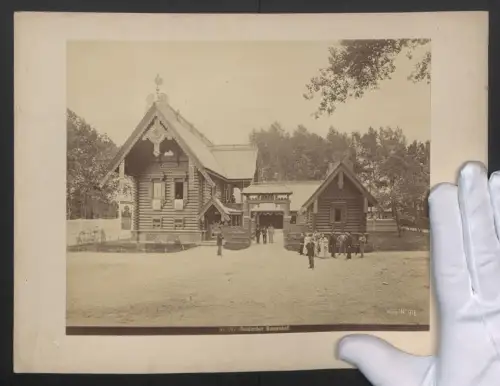 Fotografie Klösz, Ansicht Wien, Weltausstellung 1873, der Russische Bauernhof auf der Ausstellung
