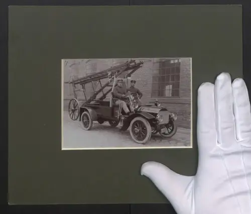 Fotografie unbekannter Fotograf und Ort, österreichischer Feuerwehr Leiterwagen der Firma Bock & Hollender Wien