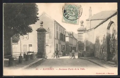 AK Ravières, Ancienne Porte de la Ville