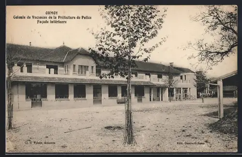 AK Ormoy, Colonie de Vacances de la Préfecture de Police, Facade intérieure