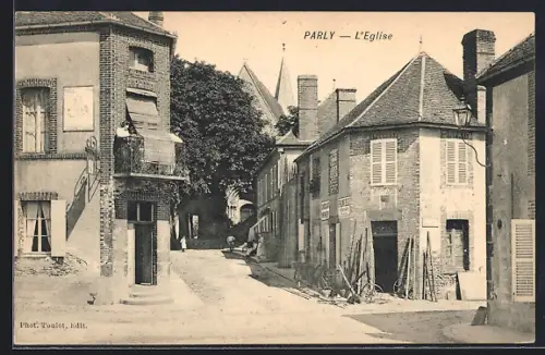 AK Parly, L`Église et les maisons du village