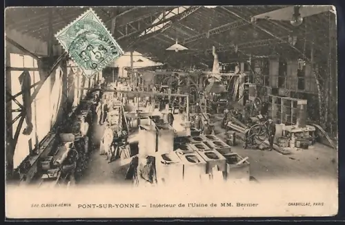 AK Pont-sur-Yonne, Intérieur de l`Usine de M.M. Bernier