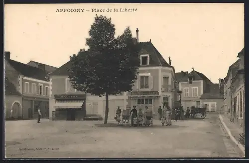 AK Appoigny, Place de la Liberté avec habitants et charrette
