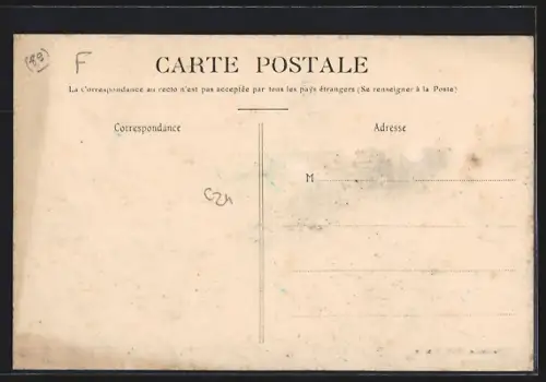 AK Appoigny, Place de la Liberté avec habitants et charrette