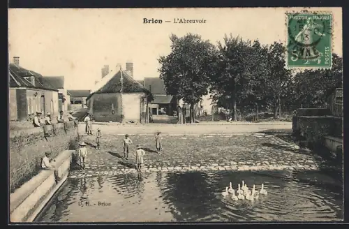 AK Brion, L`Abreuvoir avec enfants et canards au bord de l`eau