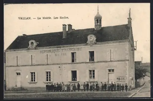AK Vallan, La Mairie. Les Écoles