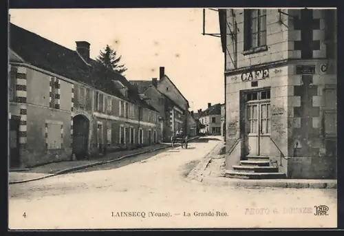 AK Lainsecq /Yonne, La Grande-Rue et le café au coin de la rue