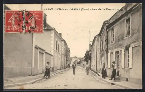 AK Saint-Cyr-les-Colons /Yonne, Rue de la Fontaine avec habitants en scène quotidienne