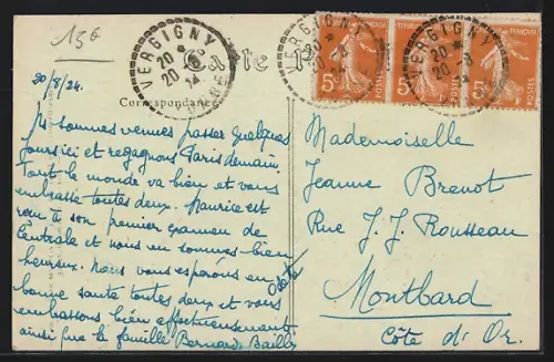 AK Vergigny, La Place avec l`église et des habitants devant les maisons