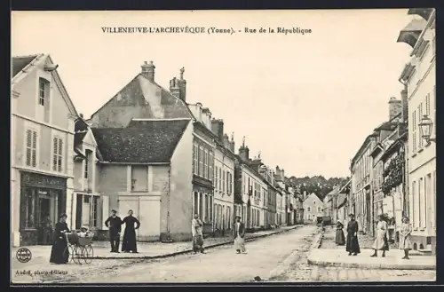 AK Villeneuve-l`Archevêque /Yonne, Rue de la République