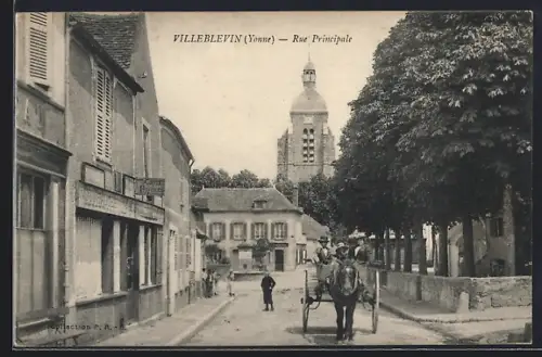 AK Villeblevin /Yonne, Rue Principale avec calèche et église en arrière-plan