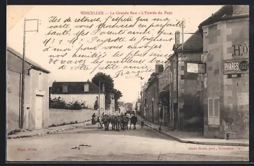 AK Vincelles, la Grande Rue, L`Entrée du Pays, scène de rue animée avec troupeau